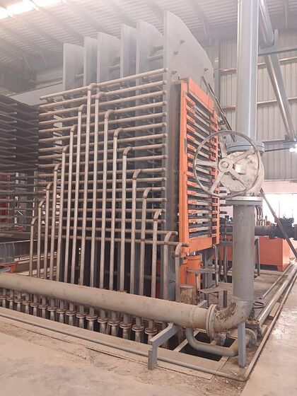 Multi-daylight HPL press installation