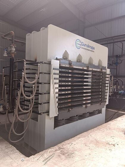 Multi-daylight plywood press installation
